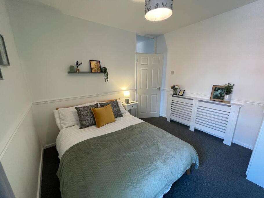 2 Bed Central Cardiff Apartment - Sleeps Five! Εξωτερικό φωτογραφία