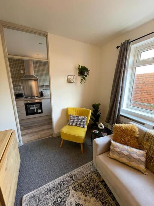 2 Bed Central Cardiff Apartment - Sleeps Five! Εξωτερικό φωτογραφία