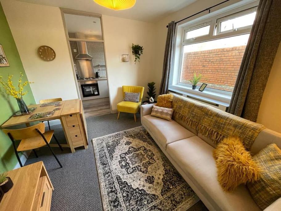 2 Bed Central Cardiff Apartment - Sleeps Five! Εξωτερικό φωτογραφία