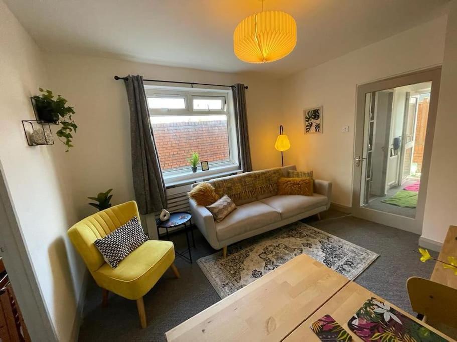 2 Bed Central Cardiff Apartment - Sleeps Five! Εξωτερικό φωτογραφία
